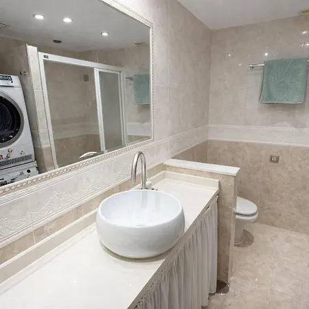 Kosta Homes - Pyr And Pool Apartment *