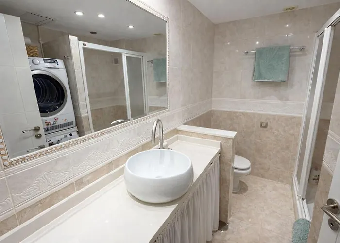 Kosta Homes - Pyr And Pool Apartment *